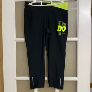 Nike dry-fit capris